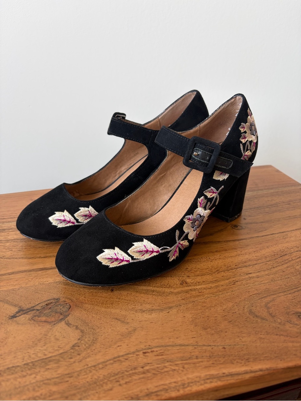 Bettye Muller Embroidered Mary Jane Block Heels Coquette 🍒